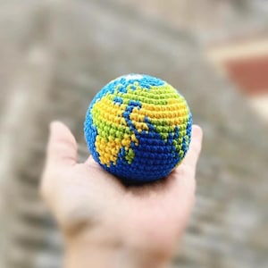 Crochet Earth Keychain Gift For Children，Planet Earth Keychain,Planet Keychain,Bag Charm Backpack Accessory，Earth Day Gift,Crochet For Kids