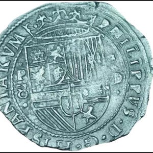 8 realesFelipe II Potosí 8 Reales Shipwreack Repro Pirate Coin