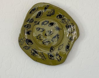 Hand Painted Plate Art in Eye Motif, Wall Hanging Plate Wall Ceramics Home Decor Surrealism Contemporary Wall Art Small Hook Included Green