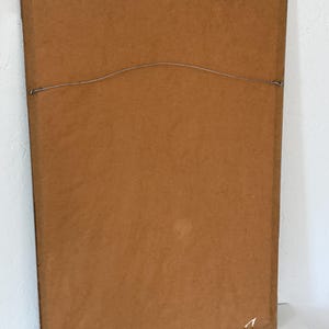 Vintage-Siebdruck aus der Bejuquismo-Periode des kolumbianischen Künstlers Omar Rayo mit dem Titel „Juegos de Mesa“. Signierte surrealistische Kunst, Vintage-Siebdruck aus den 1950er Jahren. Bild 8