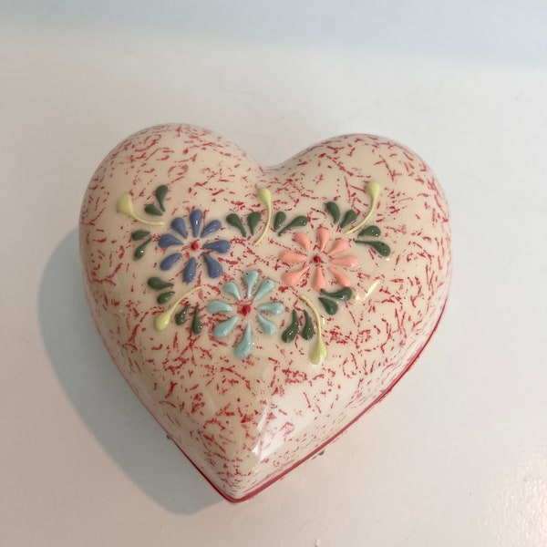 Vintage Ceramic Heart Box, Handmade, Jewelry Box, Trinkets, or Keepsakes, Home Shelf Dresser Bathroom Decor Nightstand, Handpainted Flowers