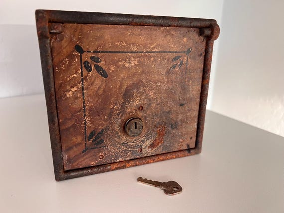 Antique Metal Lock Key Box Folk Art Painting Details, Old Built in Locking Bank Box Vintage Locks Keepsake Security Safe Box Home Decor