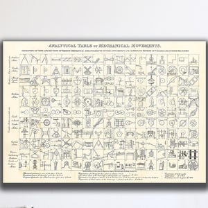 Könnte beinhalten: Rustikales Holzschild mit dem weißen Schriftzug "Welcome to our home". Das Schild hat eine Used-Optik und ein schlichtes, einladendes Design, ideal für die Dekoration.