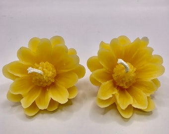 100 % Natural Beeswax Candle Small Floating Flowers x2.