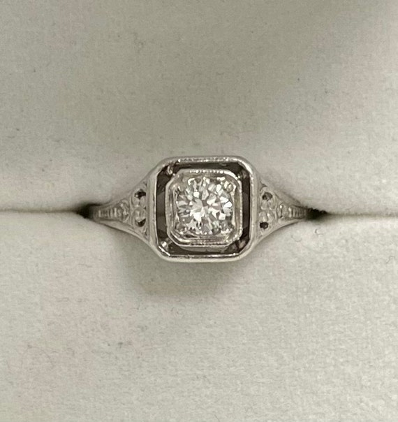 Platinum Art deco 1/3 carat diamond ring size 5.5 