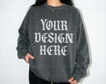 Pepper Comfort Colors 1566 Mockup Crewneck Sweatshirt Lifestyle Mock Up Streetwear Pinterest Aesthetic Influencer Mockup Trendy Y2k Shirt