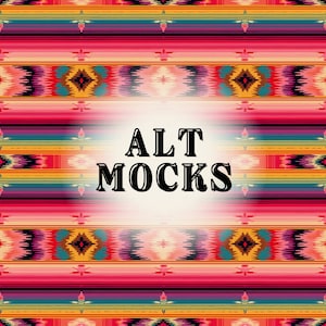 Puede incluir: Un patrón geométrico colorido con un círculo blanco en el centro que dice "ALT MOCKS". El patrón está formado por rayas y diamantes en tonos de rojo, naranja, amarillo, azul, verde y negro.