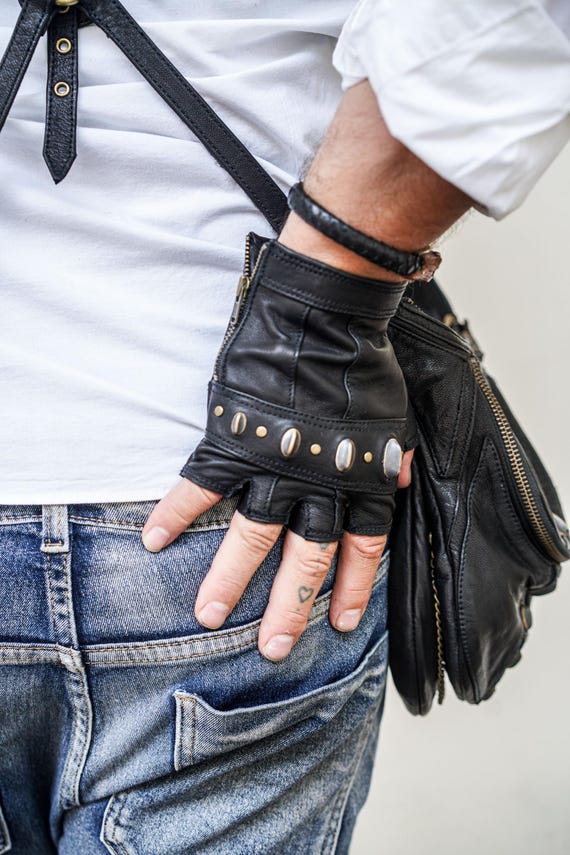 小物 SWITCHBLADE STAR-STUDDED LEATHER GLOVES SWITCHBLADE(スイッチブレード) STAR-STUDDED LEATHER GLOVES