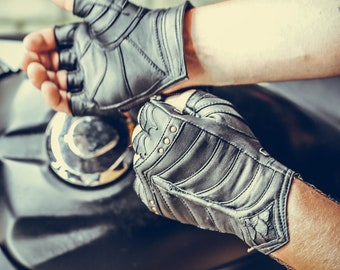 EnArmored fingerless leather gloves