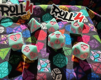Heart Themed DnD 7 Dice Set, Blue Pink Dungeons and Dragons Dice, Heart gift dice set, Pathfinder, TTrpg dice