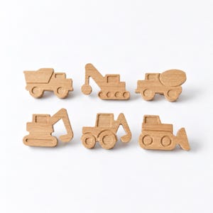 Pomelli per cassetti in rovere a forma di veicolo da costruzione - Singoli o set da 6 - Maniglie in legno a forma di escavatore - Maniglie per cassettiere e armadietti per bambini e camerette