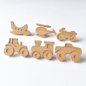Schubladengriffe aus Eichenholz in Fahrzeugform | Einzeln oder im 6er-Set | Schubladengriffe aus Holz für Transportmöbel | Griffe für Kinderkommoden und Kinderzimmerschränke