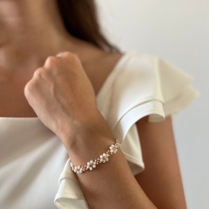 Perlenarmband mit Blümchen / Blumen Armband / Weiß & Gold / Mutter Tochter Armband / Kommunionsgeschenk / Firmungsgeschenk Bild 6