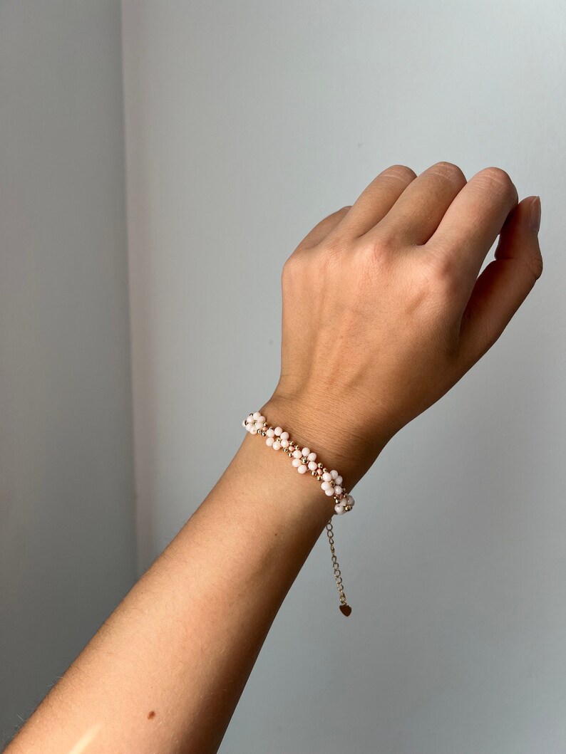 Bracelet Perles / Fleurs / Blanc et Or / Taille Modélisable Elégant / Anniversaire / Pour Elle / Fête des Mères image 5