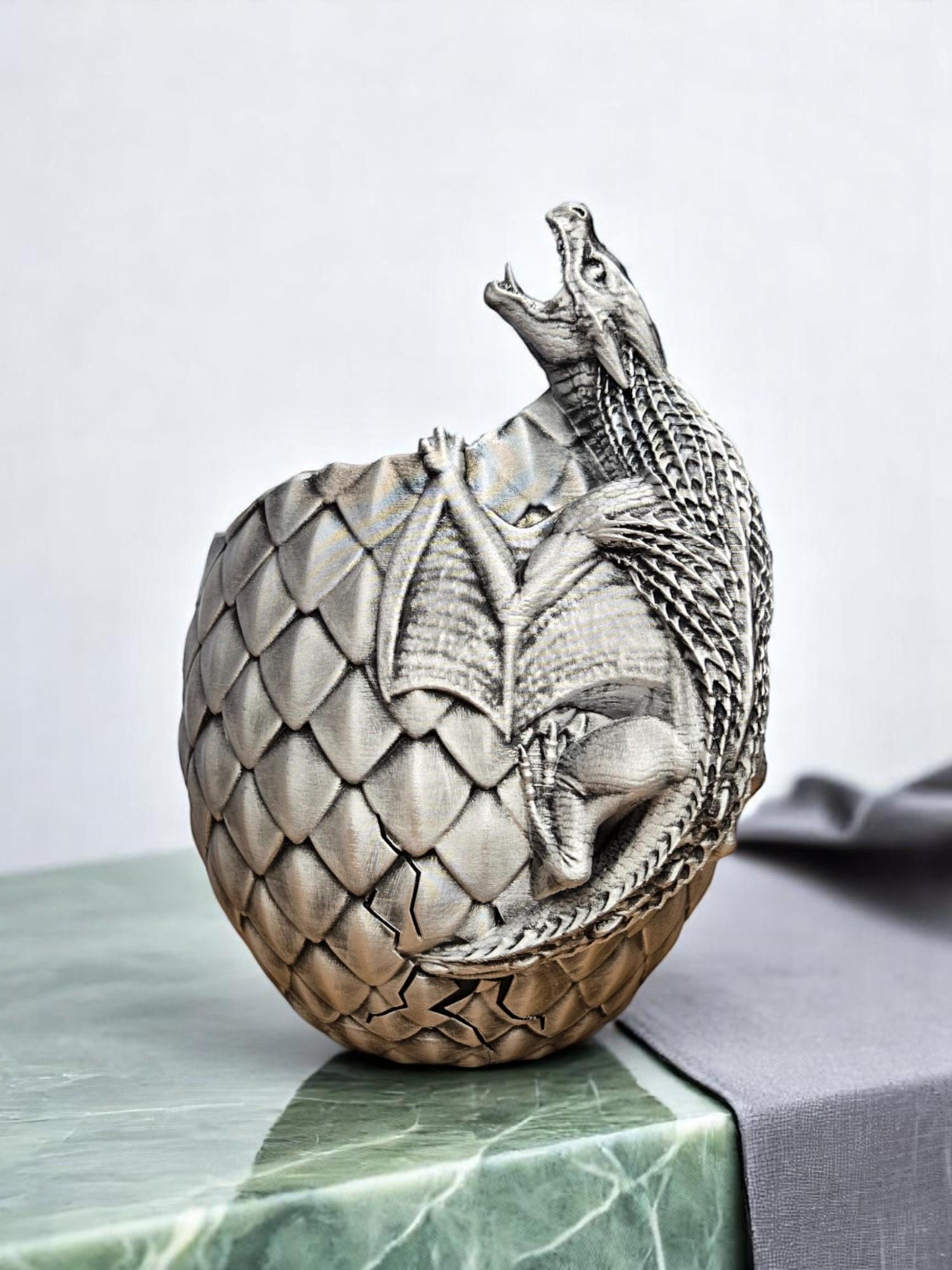 dragon eggs pot 植木鉢 3D Printed Dragon Egg Planter: Silver Dragon & Red Flame