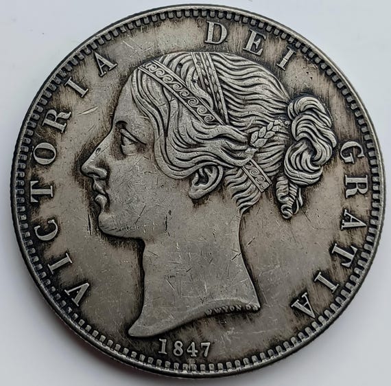 イギリス　クラウン銀貨（1847年）ヴィクトリア女王ヤングヘッド 1847年 ヴィクトリア女王 ヤングヘッドクラウンコイン