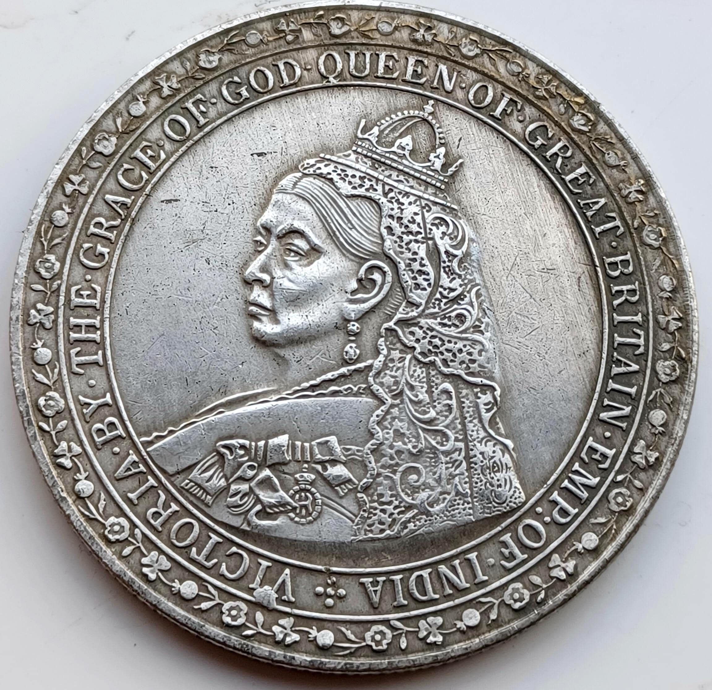 1887年 ヴィクトリア女王5シリングパターンクラウンコイン コレクター