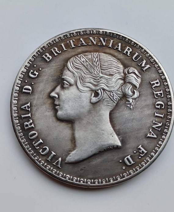英国ビクトリア女王☆ウナとライオン☆ 1839年ヴィクトリアのウナとライオン5ポンド金貨 | 古銭の森