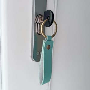 Porte clé personnalisé en cuir pour voiture ou maison image 7