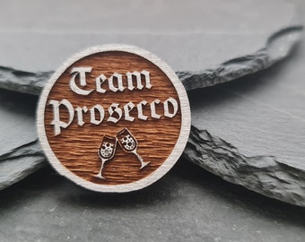 Trachten Anstecker Team Prosecco Altdeutsch, Hutpin/Anstecker für Trachtenhut, Dirndl und Weste