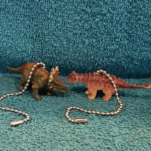 Handmade Jurassic Dinosaur Light and Fan Pull Set – 3 Inch Dinosaurs