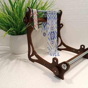 This bead loom brown offers 4 adjustable sizes, providing flexibility for creative projects.Perfect for weaving bead bracelets and necklaces
