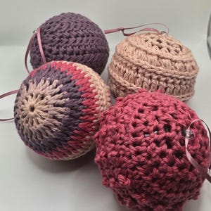Handmade Christmas Ornaments, Boho Christmas Decor, Crochet Christmas Baubles, Gifts for her, Unique holiday decorations, Pretty pinks