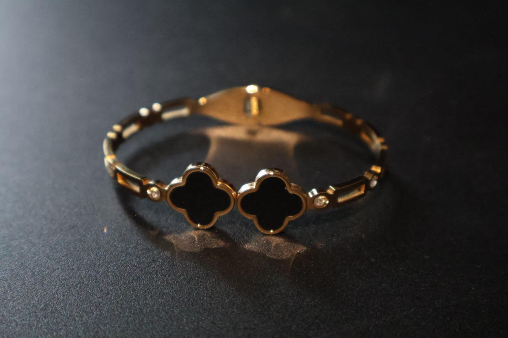 Van cleef alhambra bracelet - Etsy 日本