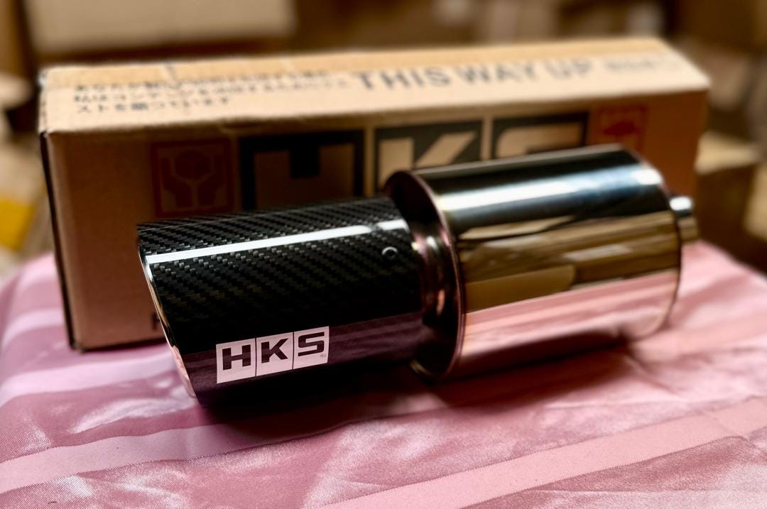 HKS 光沢カーボンファイバーチップ ステンレススチールマフラー付き