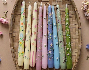 Set di candele floreali dipinte a mano: candele personalizzate color avorio / candeliere pasquale