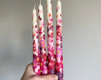 set of 2 daisy taper candle. Flower pattern table decor candle. Flower pattern gift candle. Valentine’s Day decor.wedding taper candle