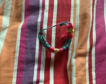 Bracelet au crochet multicolore