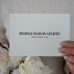 Karte auf Pappe  l  Bedingungslos geliebt  I  Johannes 3:16