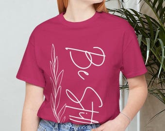 女性用Be StillクリスチャンTシャツ、聖書の一節Tシャツ、お母さんへのクリスチャンギフト
