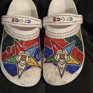 OES Crocs personalizzate con finiture in argento