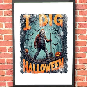 以下が含まれることがあります： 「I DIG HALLOWEEN」のテキストとシャベルを持った人物が描かれた、ハロウィーンをテーマにした額入りのアートプリント。 コウモリ、カボチャ、暗くて不気味な背景が含まれています。 ヴィンテージスタイルです。