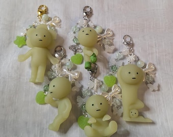 Llavero con cuentas Smiski Charm: Joyería Y2K hecha a mano