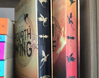 Fourth Wing + Iron Flame hardcover SET – op maat gespoten randen (goud + zwart) (rood/oranje)