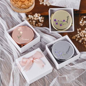 Delicate Compact Mirror - Bridesmaid Gifts - Beautiful Wedding Gift - Hen Party Gift - Customized Pocket Makeup Mirror