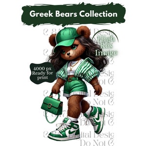 Op de afbeelding: Een cartoonbeer die een groen-wit gestreept shirt, een groene broek, een groene baseballpet en groene sneakers draagt. De beer draagt een groene handtas en loopt. De afbeelding is gelabeld met "Greek Bears Collection" en "4000 px Klaar om te printen".
