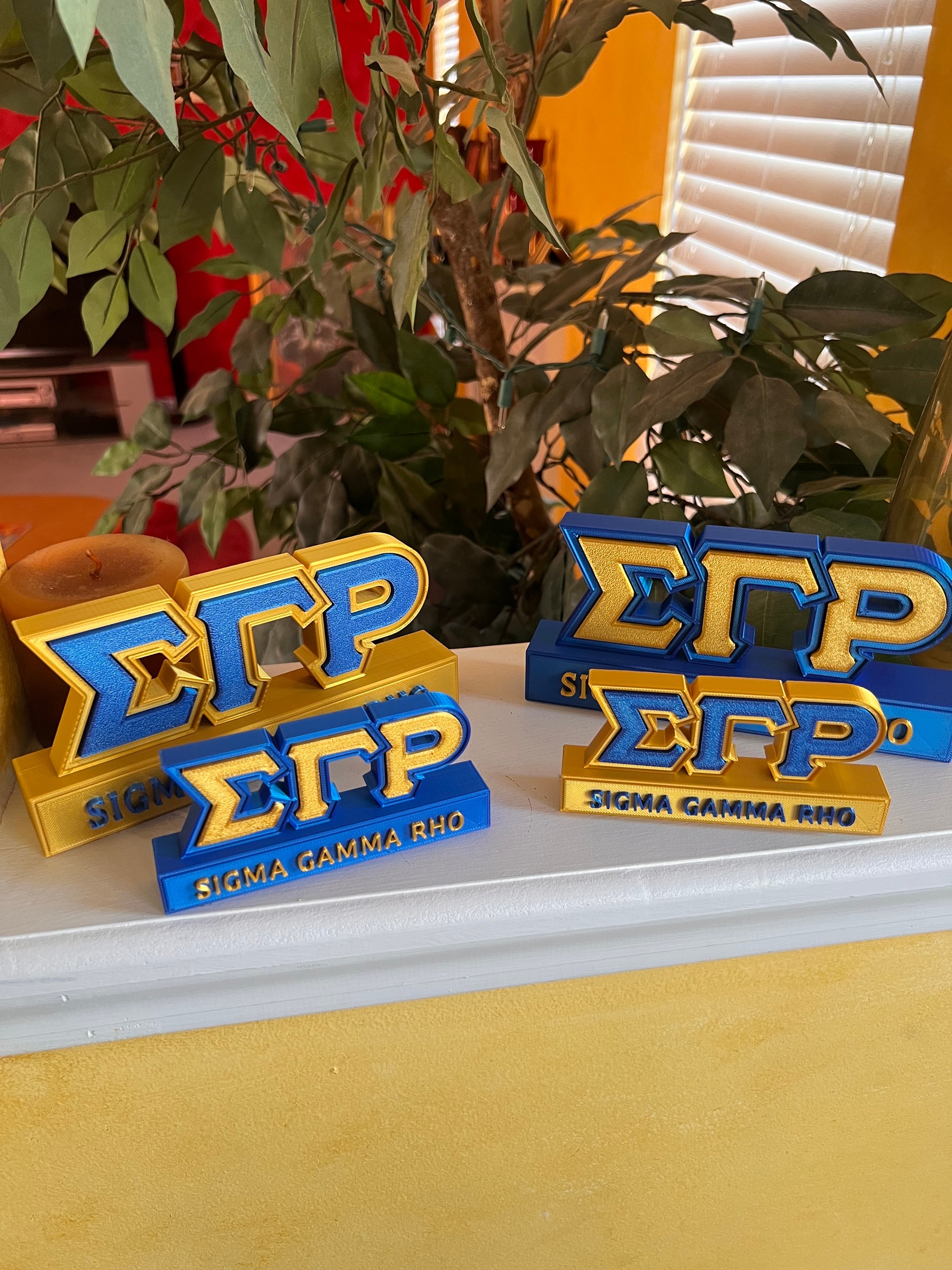 Sigma Gamma Rho Blau &amp; Gold inspiriertes anpassbares Schreibtisch-Namensschild