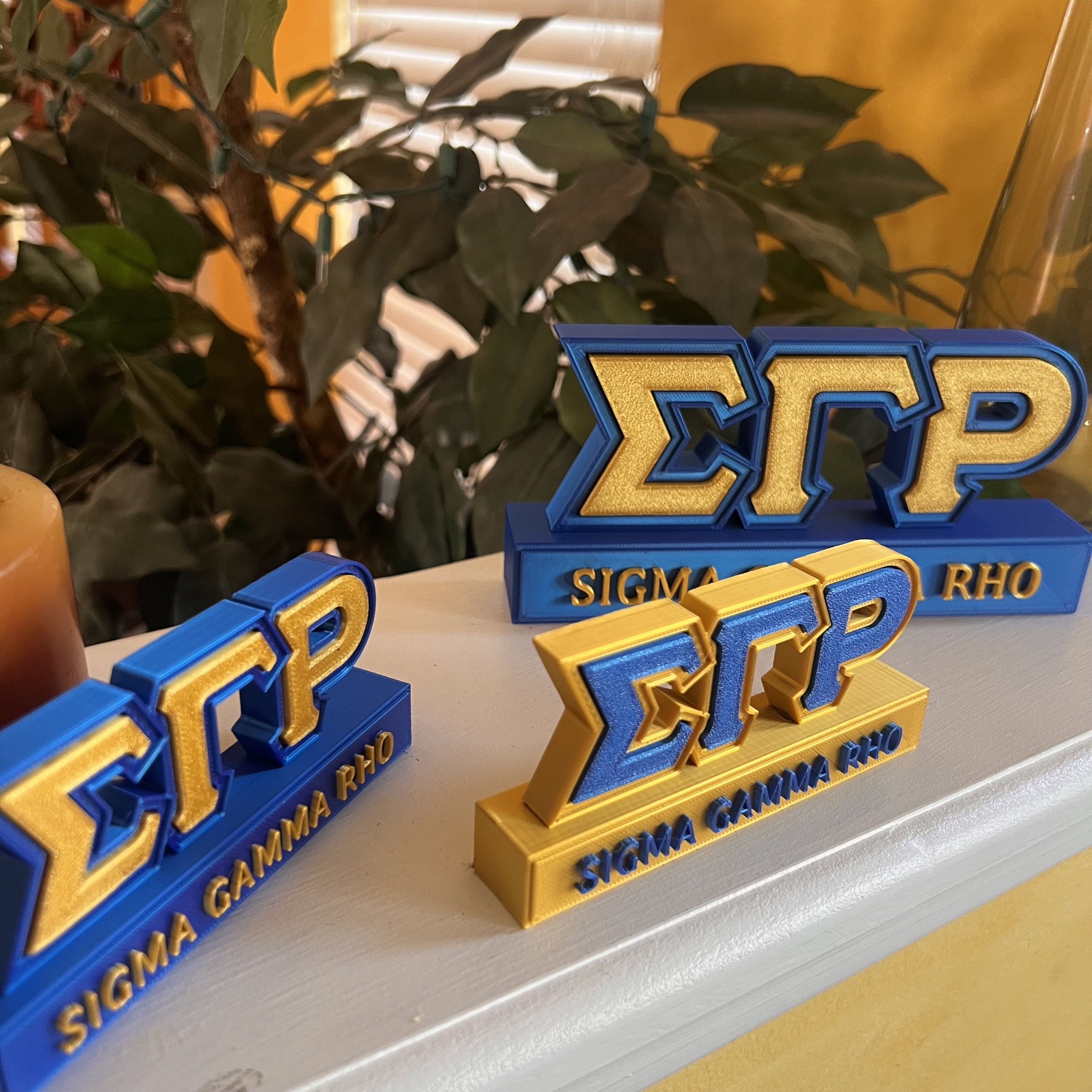 Sigma Gamma Rho Blau &amp; Gold inspiriertes anpassbares Schreibtisch-Namensschild