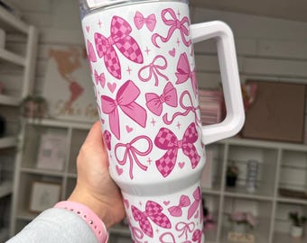 Koketten Becher: Girly Pink Bows, 1120 ml Quencher