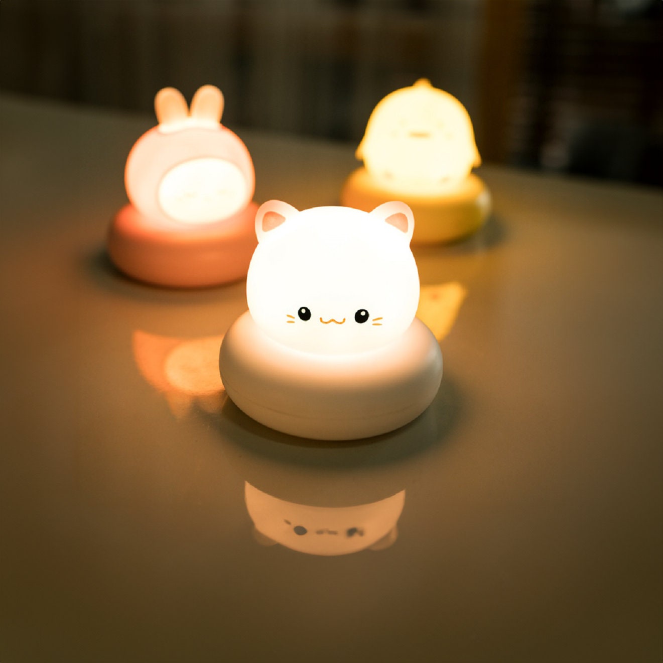 Capybara Veilleuse Mignonne de Dessin Animé Lampe LED Rechargeable par USB  Lampe de Chevet Tactile pour Nouveau-Né Lampe de Noël pour Décoration de