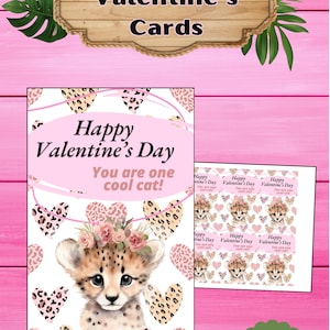 Puede incluir: Tarjetas de San Valentín imprimibles con un lindo cachorro de guepardo con una corona de flores rosas y corazones de estampado de leopardo. El texto dice "Feliz Día de San Valentín Eres un gato genial!"