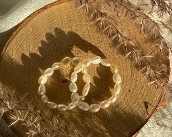 Pearl ring "Luna" made of genuine freshwater pearls, elegant ring, timeless, stylish, elastic pearl ring, gift, ring for every occasion