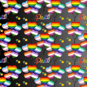 Puede incluir: Un patrón sin costuras con globos en forma de corazón arcoíris, transgénero y azul claro con estrellas sobre un fondo negro. El texto "Pride" está escrito en una fuente arcoíris.