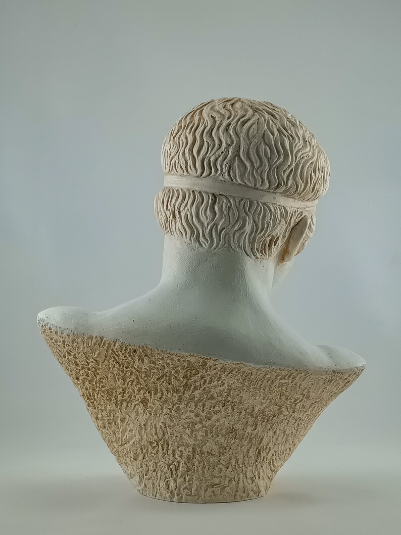 Miniature half-bust of the Diadumenos of Polykleitos image 5