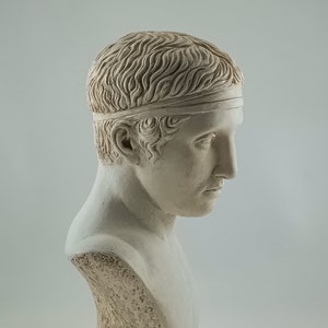 Miniature half-bust of the Diadumenos of Polykleitos image 3