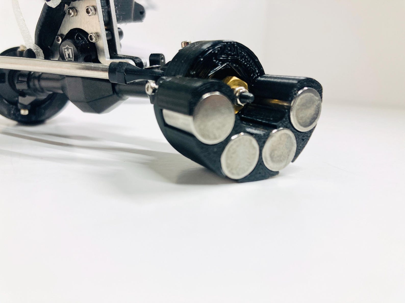 1.8" DRAGGERZ knuckle weights for MEUS SCX24. Up to 60G of adjustable tungsten weight below axle